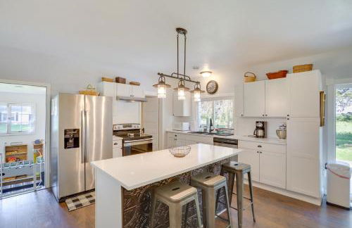 South Haven Farmhouse with Fire Pit, 4 Mi to Beach! - Foto 7