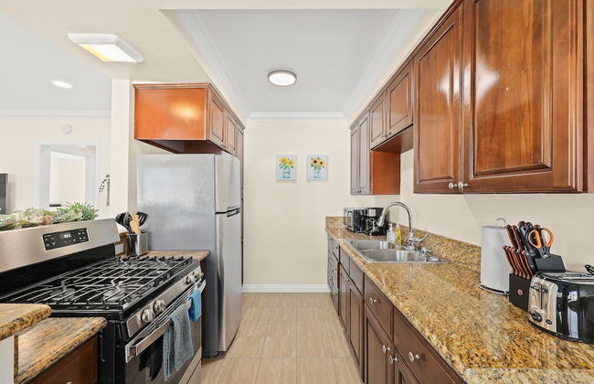 Sunny & Cheerful Near I-10 ~ Queen Beds ~ Parking - Foto 9