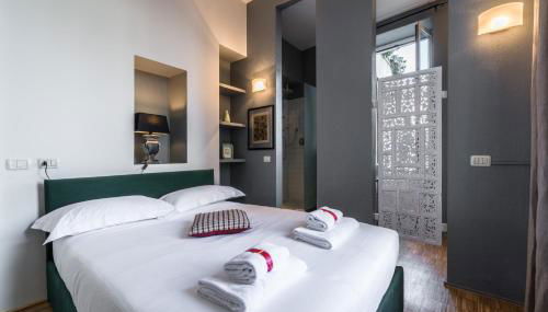 Porta Venezia Open Space - Due passi dal Duomo - 2 bagni - Foto 1, towels, wardrobe