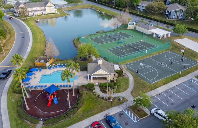 Charming Townhouse Near Disney - Photo 48