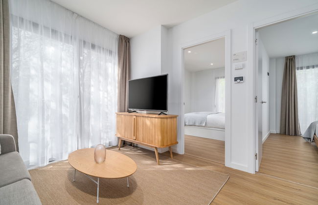 Limehome Barcelona Plaça Pirineus - Photo 31