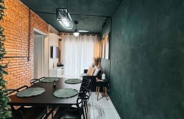 Novo Apto em Condomínio Fechado c/Ar e Elevador - Foto 9