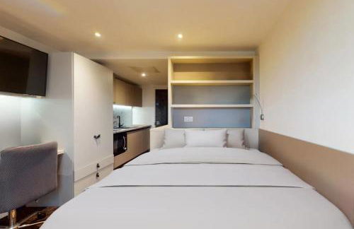 For Students Only Canvas Manchester - Foto 13