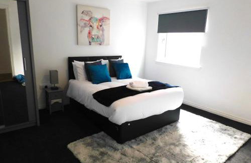 Newly refurbished 2 bedroom apartment close to station and local amenities - Foto 10