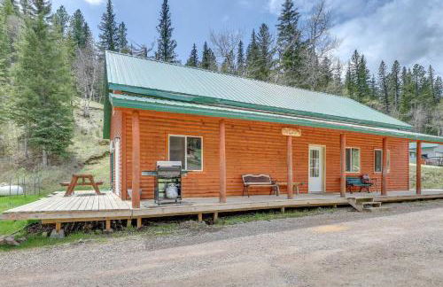 Wraparound Deck and BBQ Pet-Friendly Deadwood Cabin - Foto 3