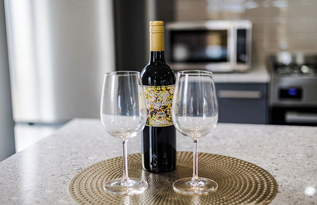 StayAU Charming 4BR Retreat Wyndham Vale - Foto 38