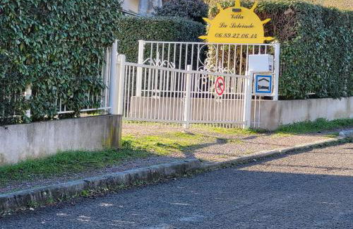 15mn de Cannes, Villa la Soleiade , Gites , type T2, clim, piscine, parking au Lac de Saint-Cassien VAR - Foto 19