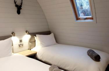 The Ness, Lodge with Hot Tub - Photo 7