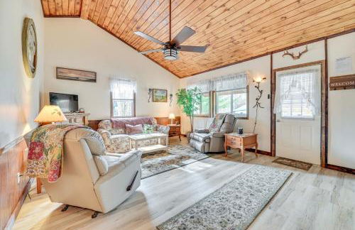 2 Mi to Lake Champlain Cabin with River Access! - Foto 5