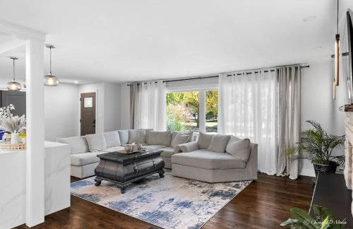 Casa 22 Luxury & Modern 3BD 2BA Home in Skokie - Photo 8