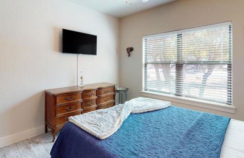 Tanglewood Retreat | Updated house in Spring Branch with a large yard - Foto 21