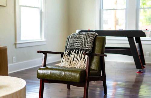 Jefferson & Grounds 3BR Steps from HWS and Hot Tub - Foto 13