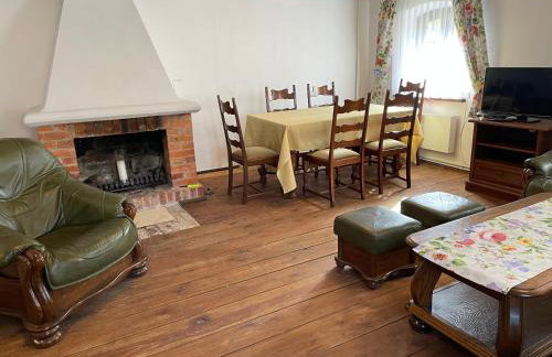 Apartament w XIX-wiecznym Spichlerzu nad Jeziorem z dostępem do parku i widokiem na Dworek Modrzewiowy z 1823 roku - Foto 38