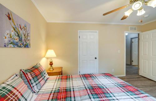 Pet-Friendly Checotah Home with Deck and Lake Views! - Foto 24