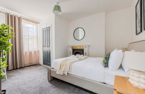 Immense Bright 5BR House near Kensington Olympia - Photo 39