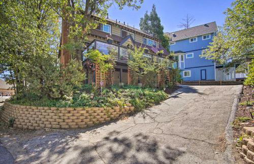 Chic Lake House with Furnished Deck and Hot Tub! - Foto 30