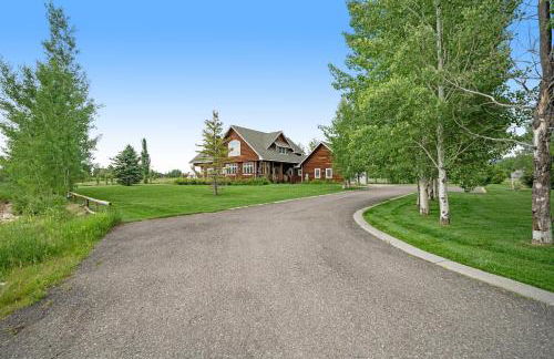 Fun with Family! Mtn-View Gem with Deck in Driggs - Foto 50