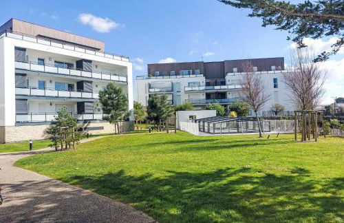 Apartment Grand Balcon- Piscine et proche du Port by Interhome - Foto 3