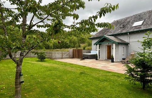 Chauffeur's Cottage with Hot Tub - Foto 1