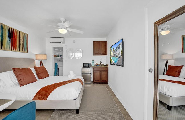 Waves on Desoto Lovely Studio 2 - Photo 3