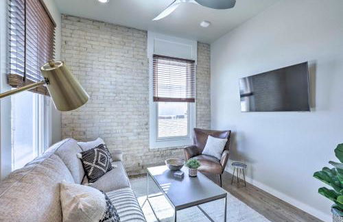 Bright San Marcos Apartment with Ideal Location - Photo 1