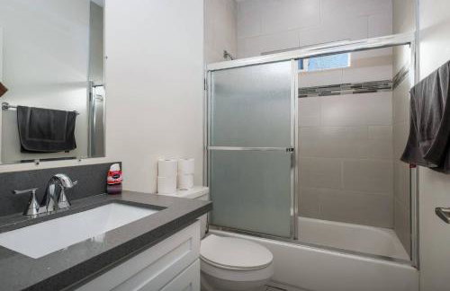 Comfy 4BR home near Korea Town - Foto 10