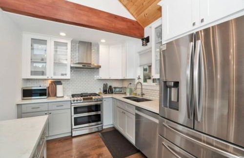 Lakefront Escape with Fire Pit and Views - Foto 19