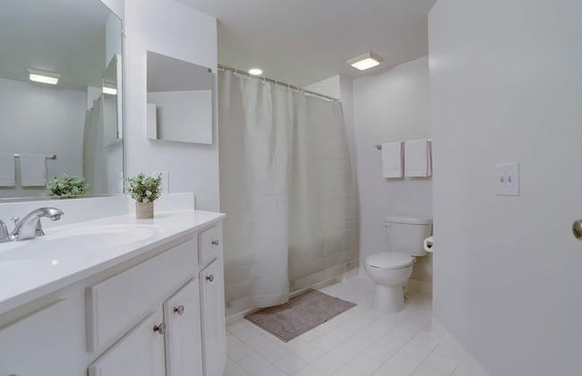 Cozy & Comfortable Condo in Ballston - Foto 31