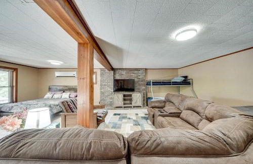 Waterfront Retreat on Raymond Gary State Lake - Foto 6