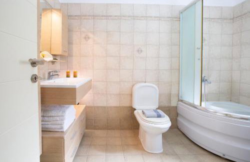 Red Villa - Photo 34