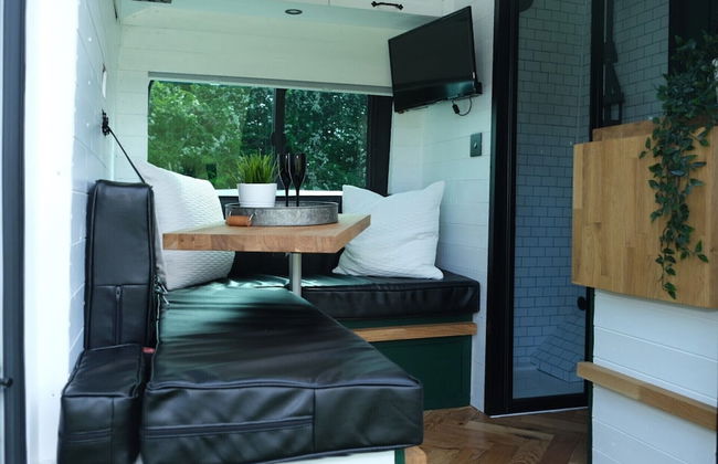 Superb 4 Berth Campervan With Kingsize bed - Foto 16