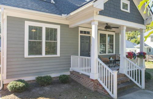 Fam-Biz Friendly 3BD with Fire pit & BBQ - Downtown - Foto 30