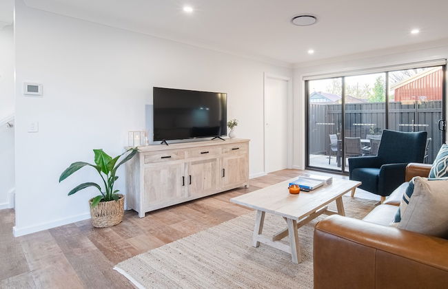 Luxury CBD Townhouse - Photo 9