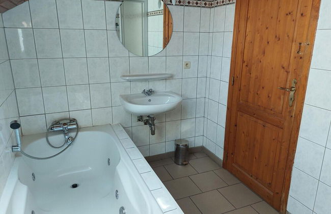 Modern Holiday Home with Hot Tub & Sauna in Ardennes - Foto 25