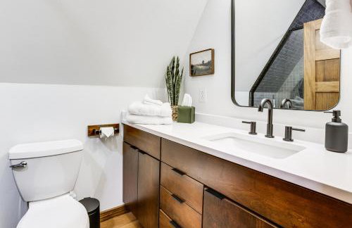 1 Mi to Resort Beach Alpine Lake A-Frame! - Foto 20