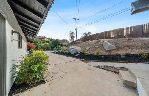 Entire Private Home with 4 Bedrooms 3 Bathrooms, Big Yard, View, , King Bed, 10 Parking, Available Now - Foto 20