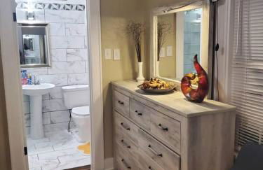 Spacious 5BR Midtown - Near Zoo and Liberty Bowl - Photo 10