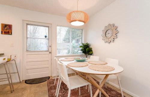 Spacious Retreat 3 Miles to Airport 12 to Seattle - Foto 9