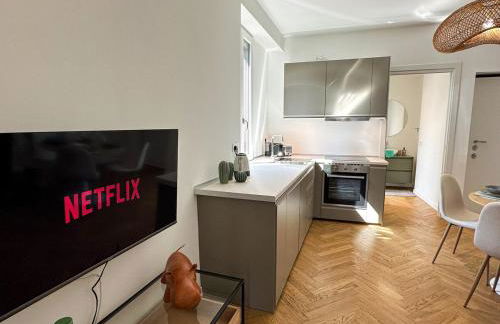 Cozy Duomo and Castello Sforzesco - Photo 2