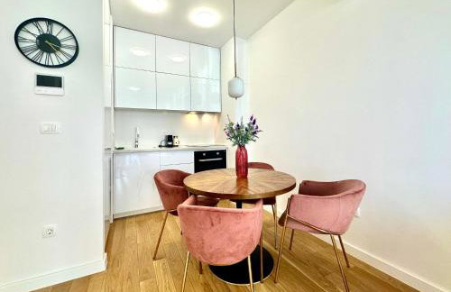 Sofi - modern with private garage - Photo 13