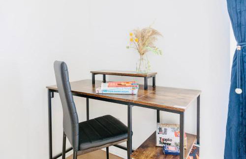 Cozy 3-Bed Retreat Near Manchester Airport Ideal for Families & Groups - Foto 11