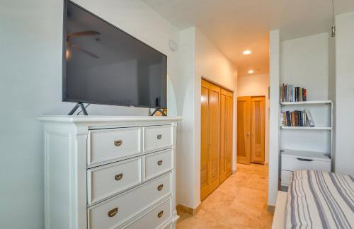 Walk to Galveston Beach Family Condo with Pool - Foto 12