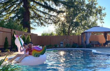 NEW cozy beautiful house with pool and hot tub - Foto 31