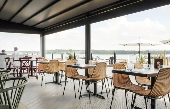 Designer Family Escape Hot Tub Steps to Beach - Photo 40