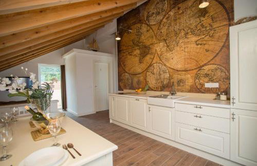 Captain's Attic - Photo 1