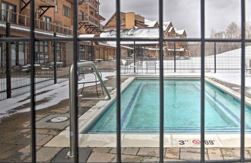 Slopeside Burke Mtn Condo with Amenity Access! - Foto 24