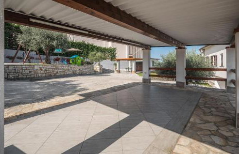 3 Bedroom Nice Home In Plovanija - Foto 22