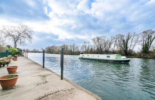 RIVER RETREAT- near Holloway U, Thorpe Park and Heathrow airport - Foto 65