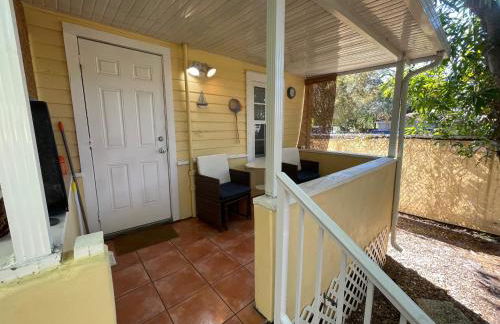 Key West Style Historic Home in Coconut Grove Florida The Yellow House - Foto 17