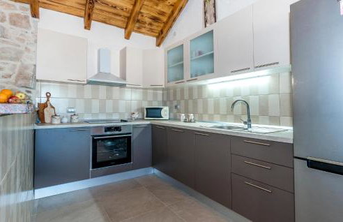 Awesome Home In Unesic - Foto 4